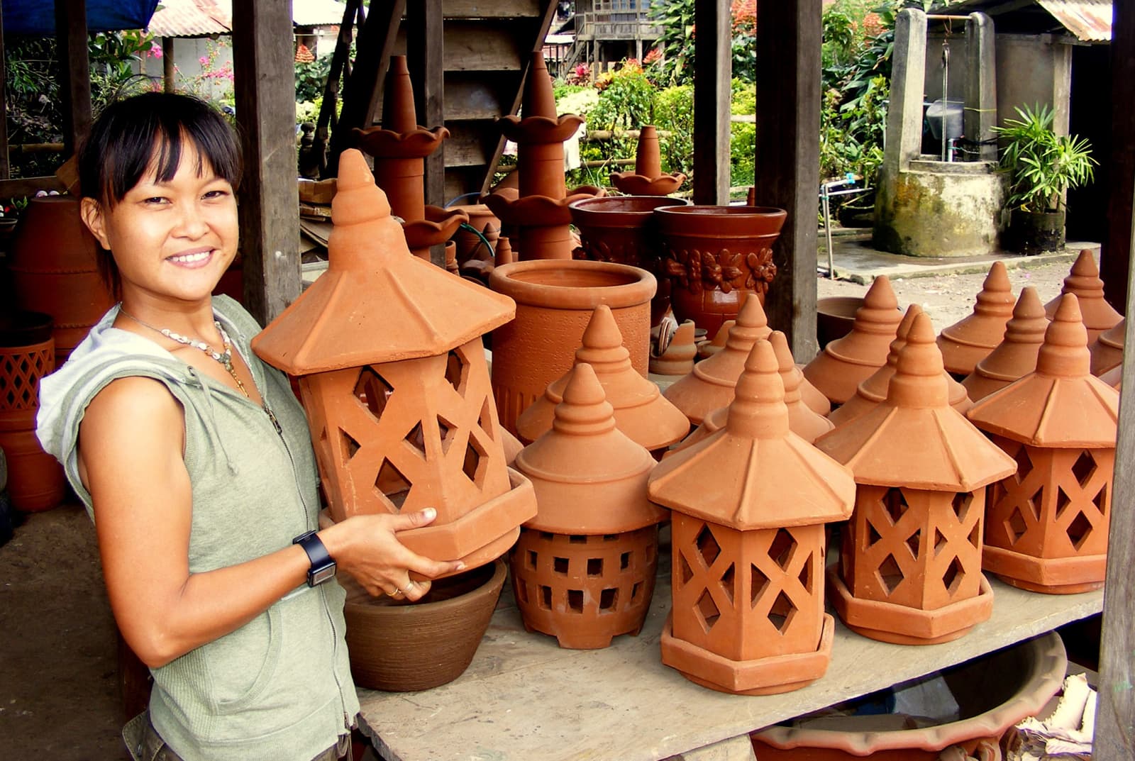 Minahasa Higland Tour-Pulutan Pottery Maker