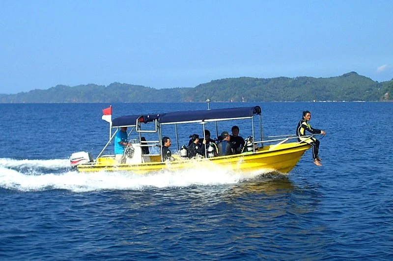 Dive boat, Black Sand Dive Retreat Lembeh, North Sulawesi