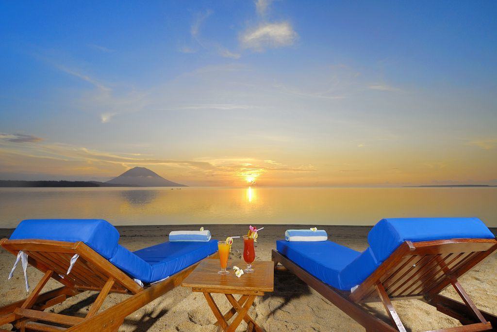 Sun chairs, Siladen Resort & Spa, North Sulawesi