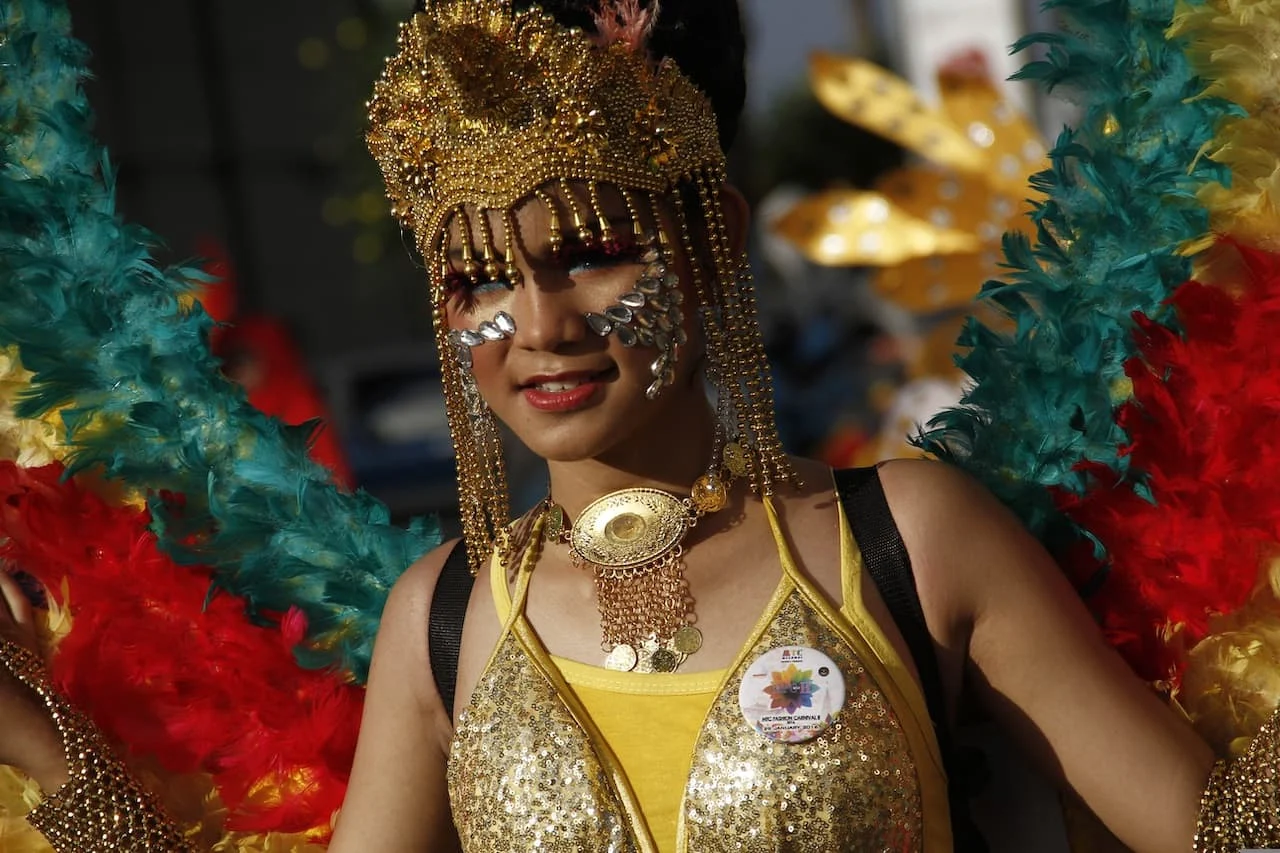 Manado women in festive custome, Manado, North Sulawesi, Indonesia